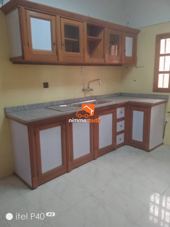 Magnifique duplex à vendre à Bastos