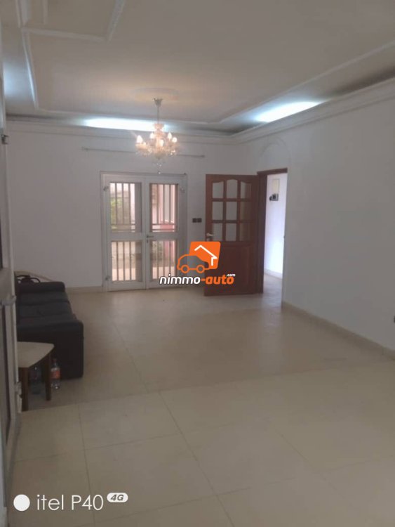 Magnifique duplex à vendre à Bastos