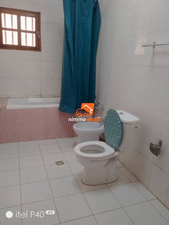 Magnifique duplex à vendre à Bastos