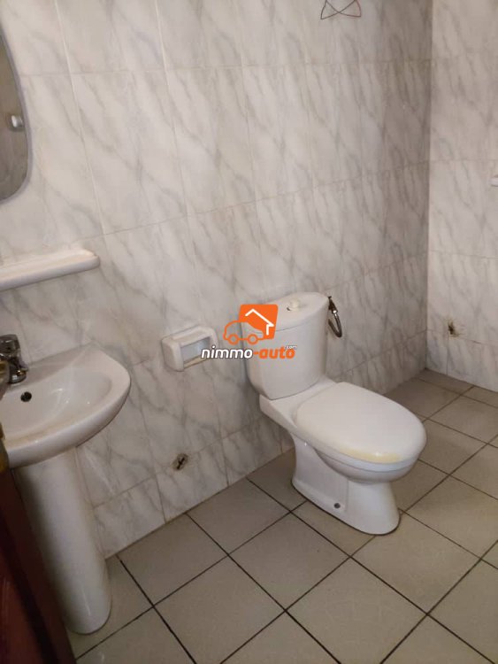 Très grand duplex moderne haut standing à louer à Emana