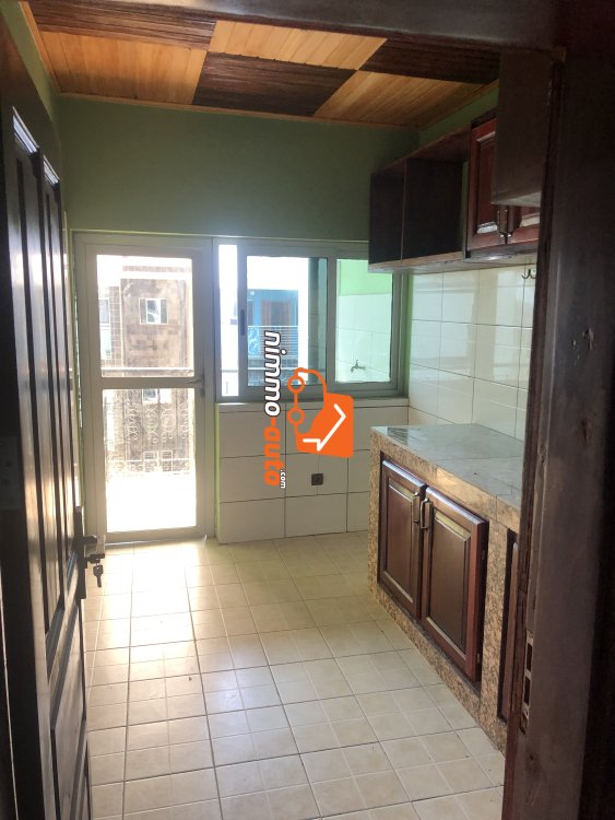 Appartement à louer à Akwa