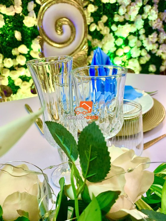 Salle de fête en bordure de piscine à louer à Efoulan