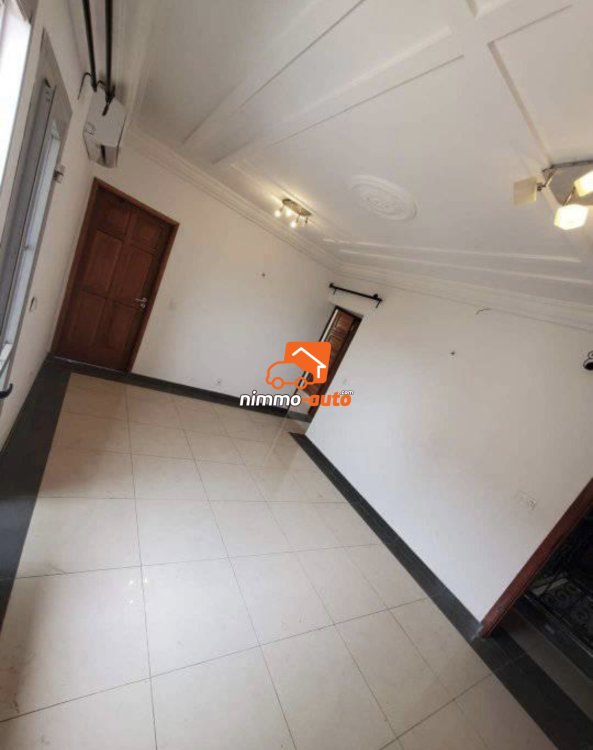 Studio à louer à Makepe