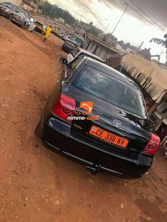 Toyota avensis tête de cochon
