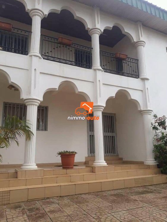 Duplex à vendre au quartier Ngousso