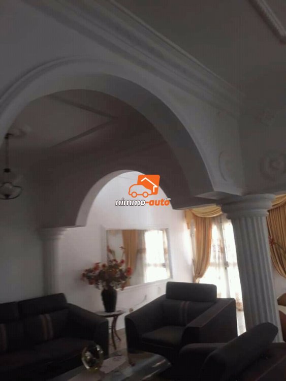 Duplex à vendre au quartier Ngousso