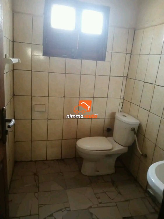 Studio moderne a louer a ngousso