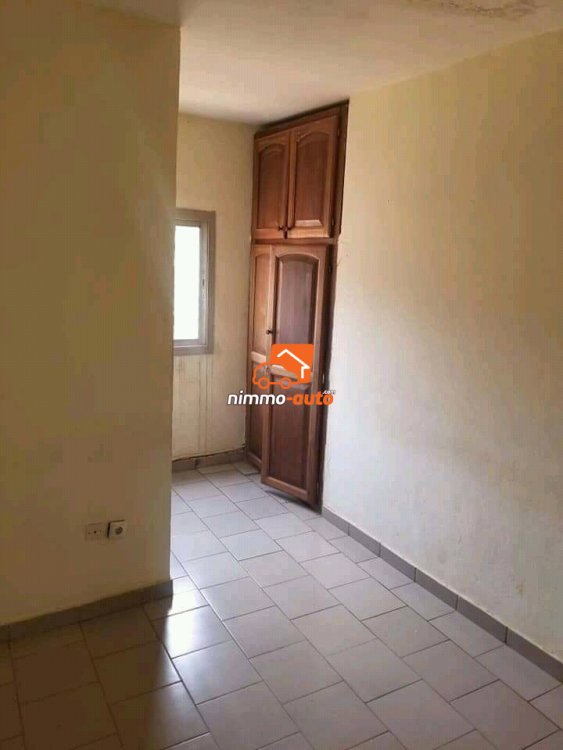 Appartement moderne a louer a mendong carrefour banane