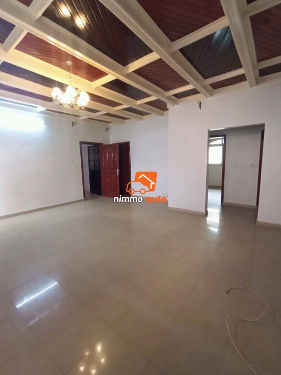 Appartement moderne spacieux très placé a nouvelle route omnisports