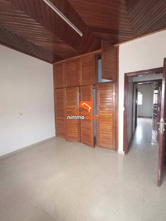 Appartement moderne spacieux très placé a nouvelle route omnisports