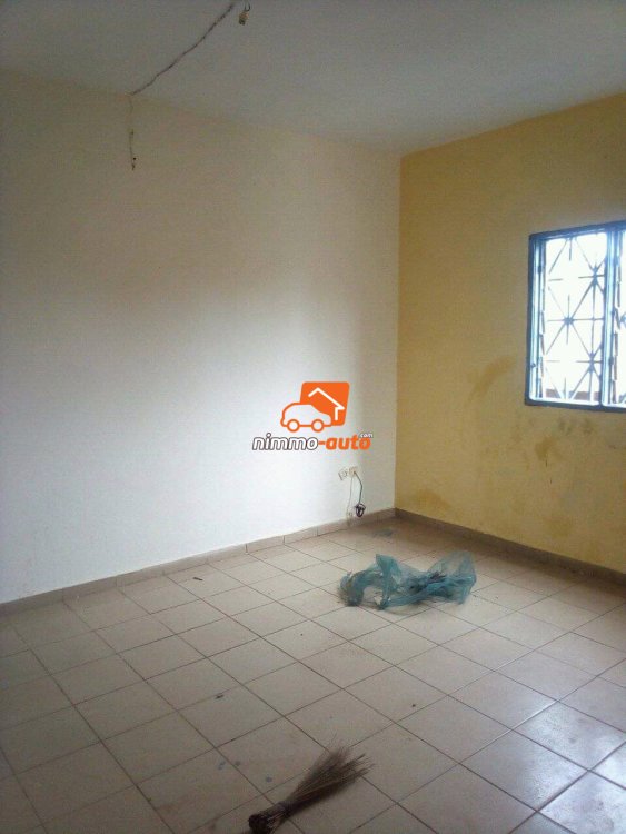 Studio moderne a louer a efoulan