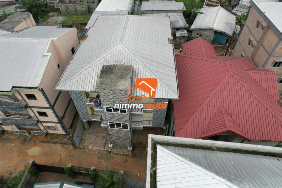 Immeuble R+2 nouvellement construit Bonaberi