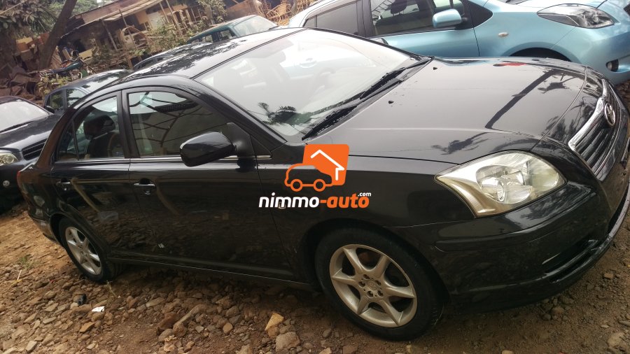 Toyota avensis tête de cochon (PD)