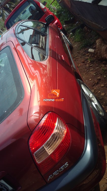 Toyota avensic 2002 manuelle (T&Y)