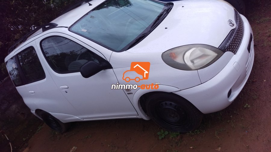 Yaris 2002