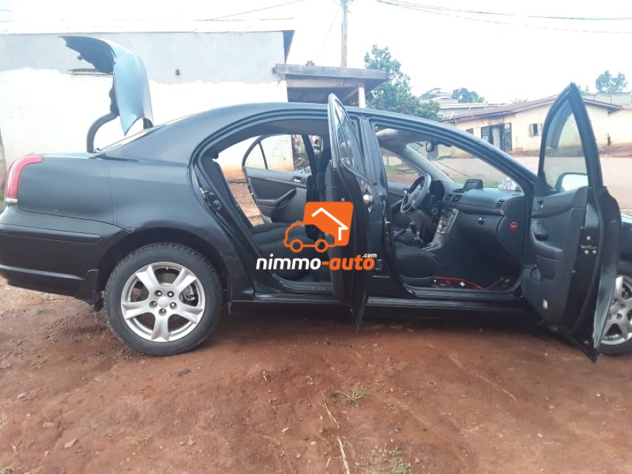 Toyota Avensis à louer