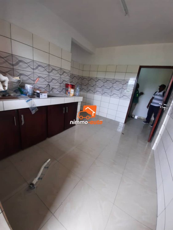 Appartement à louer à Yassa ( Cite Chirac)