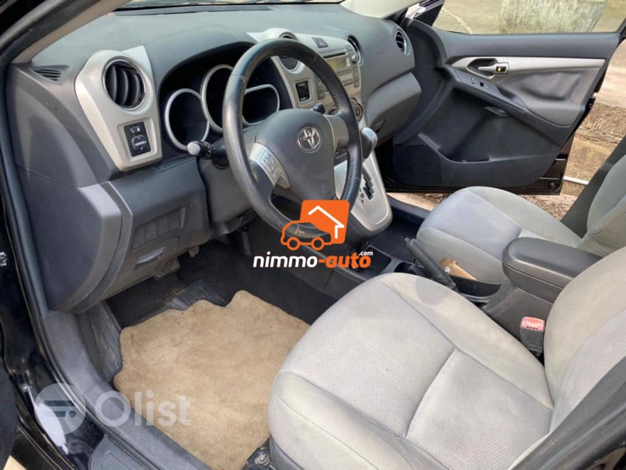 Toyota matrix 2011