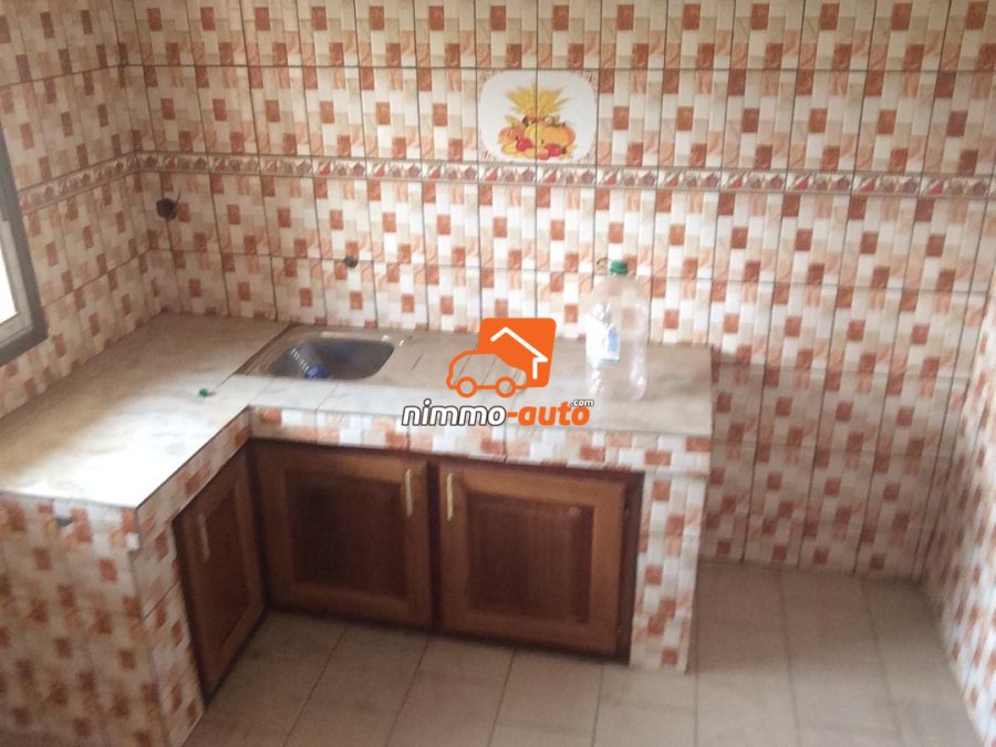 Appartement moderne a efoulan en bordure de route