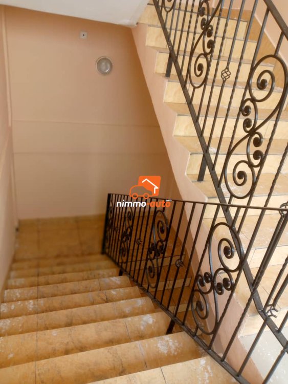 Appartement haut standing staffé nouvelle construit a akwa nord