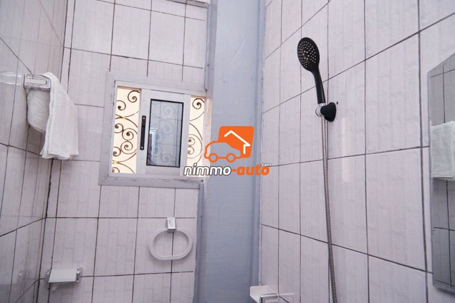 Studio meublé a louer au rond point damas