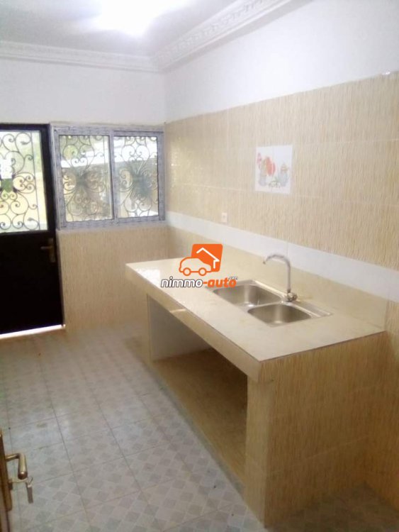 Appartement moderne a louer derrière petit marché odza