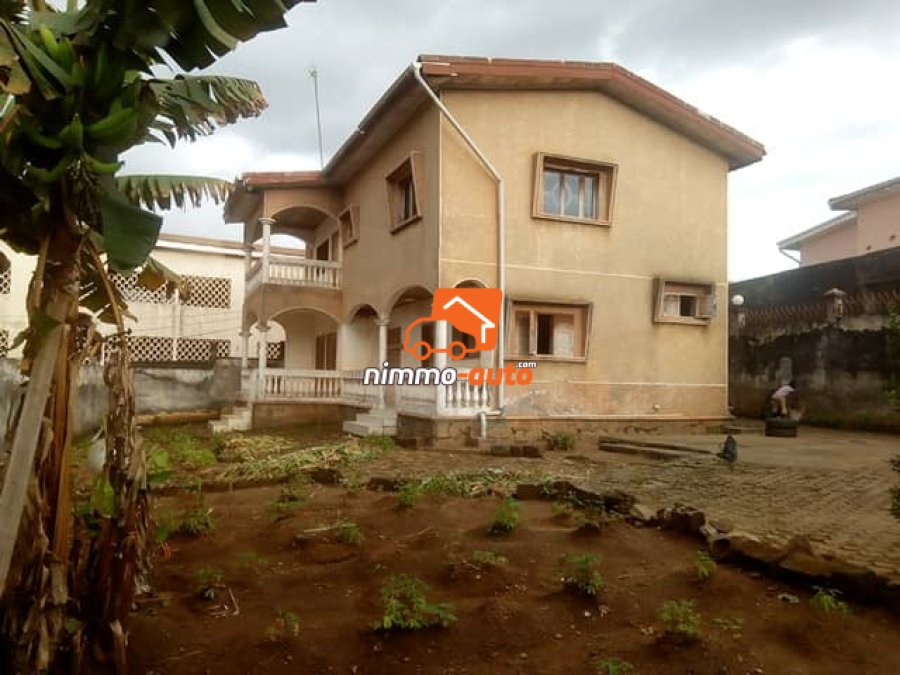 Duplex a vendre a Biyem assi