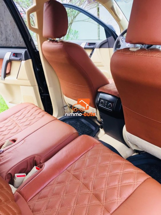 Prado 2020 à louer à Douala