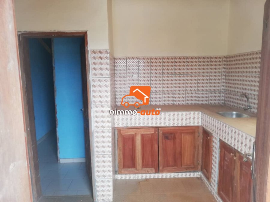 Appartement 3chbres à louer à Odza Minkan