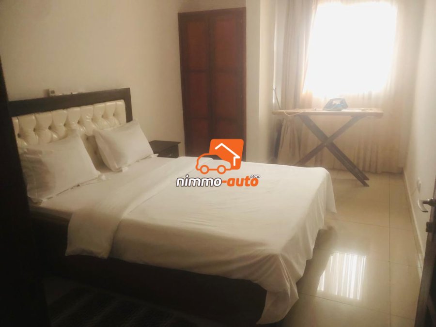 Grand Appartement meublé de 02 chbres avec piscine à louer à Pharmacie Njoh Njoh