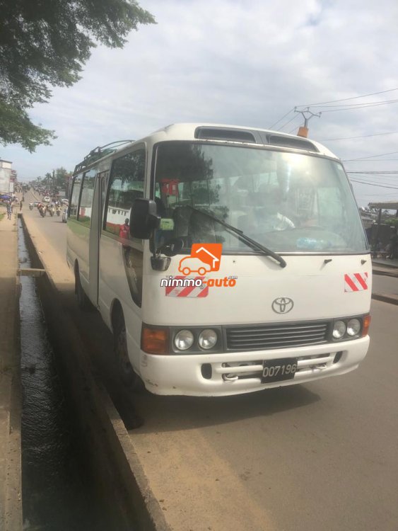 Coaster climatisé 35places à louer à Douala