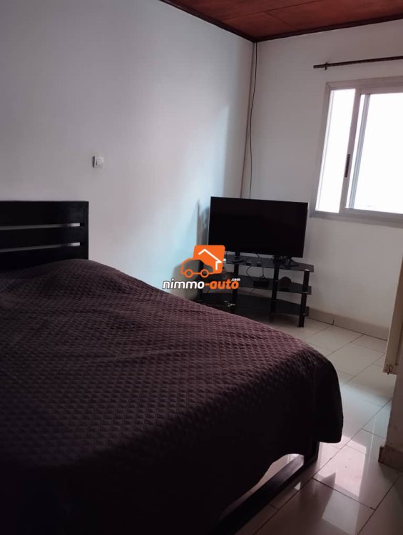 Appartement meublé 3chbres à louer à Odza auberge bleue