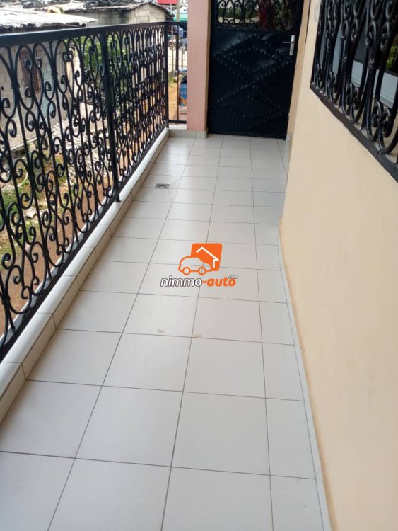 Joli studio meublé à louer à Kribi Nkolbiteng