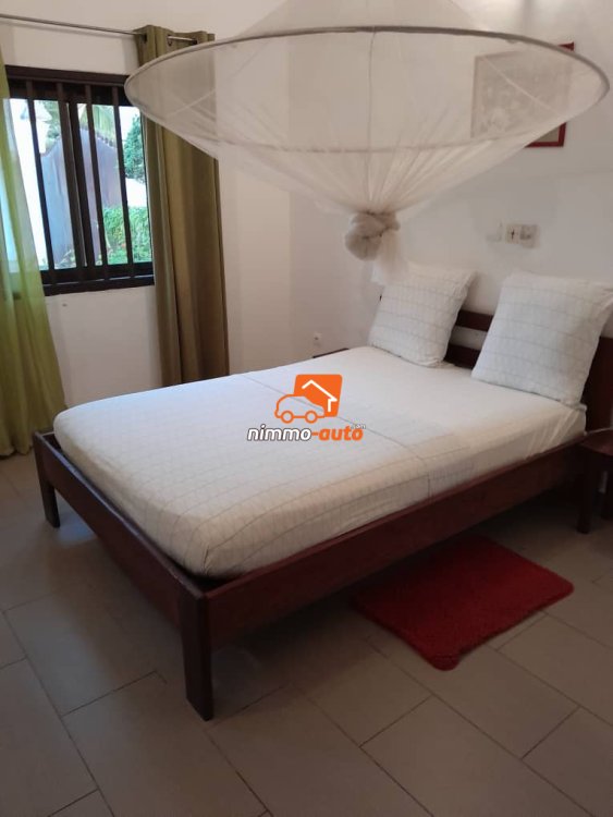 Joli studio meublé avec piscine et accès à la plage à louer à Kribi Ebome