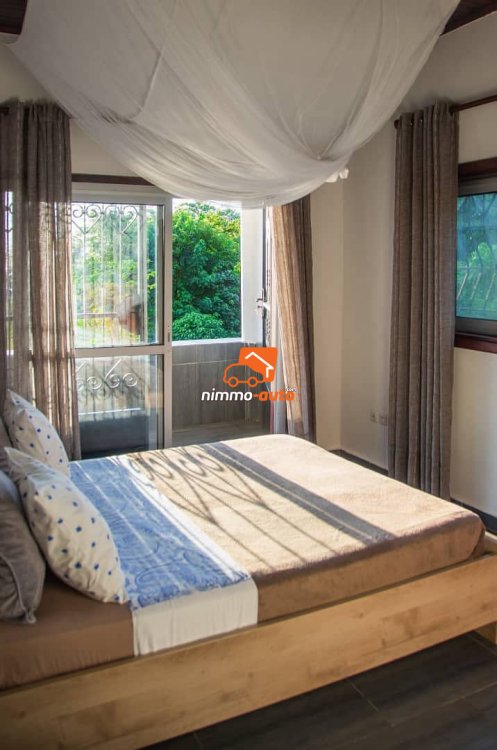 Magnifique villa avec piscine et accès à la plage à louer à Kribi Ebome