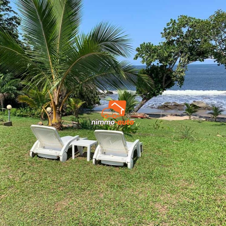 Magnifique villa avec piscine et accès à la plage à louer à Kribi Ebome