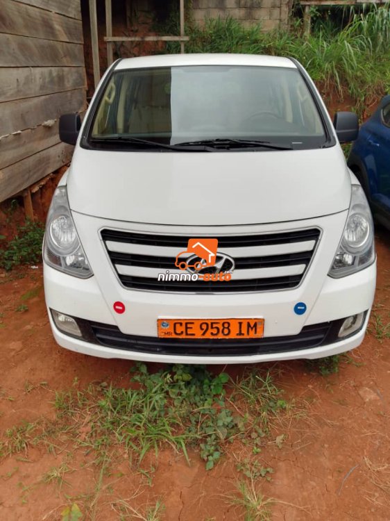 Mini bus 11Mini bus 11places à louer à Yaoundé