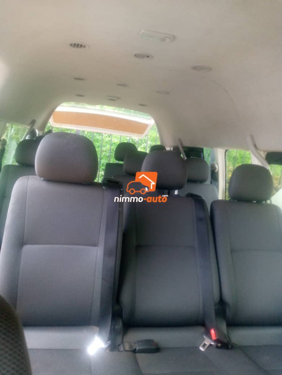 Hiace 15 places à louer à Douala au prix de 110000fcfa dans la ville et négociable hors de la ville