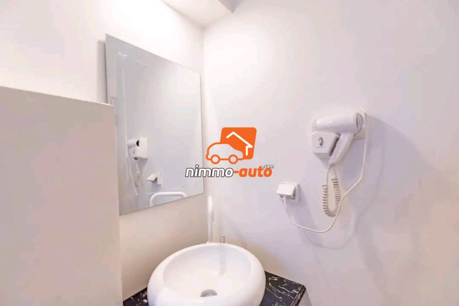 Splendide studio avec piscine à louer à Makepe