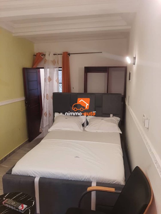 Studio meublé à louer à Odza auberge bleue