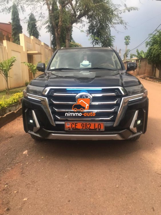 Landcruiser V8 de dernière génération à louer