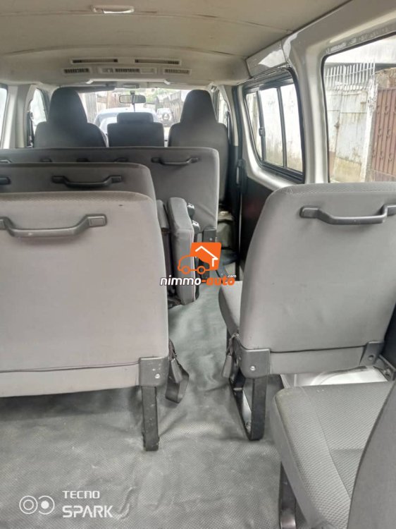 Toyota hiace climatisée à louer