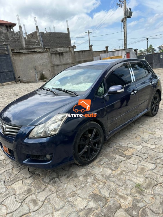 Toyota blade à vendre à Buea