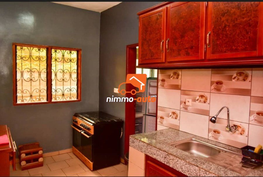 Magnifique studio meublé à louer à efoulan