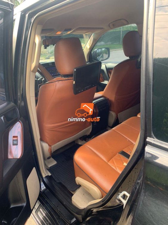 Toyota Prado 7 places très propre à louer