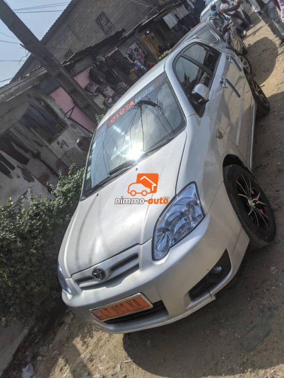 Toyota Corolla 115 en très bon état à vendre