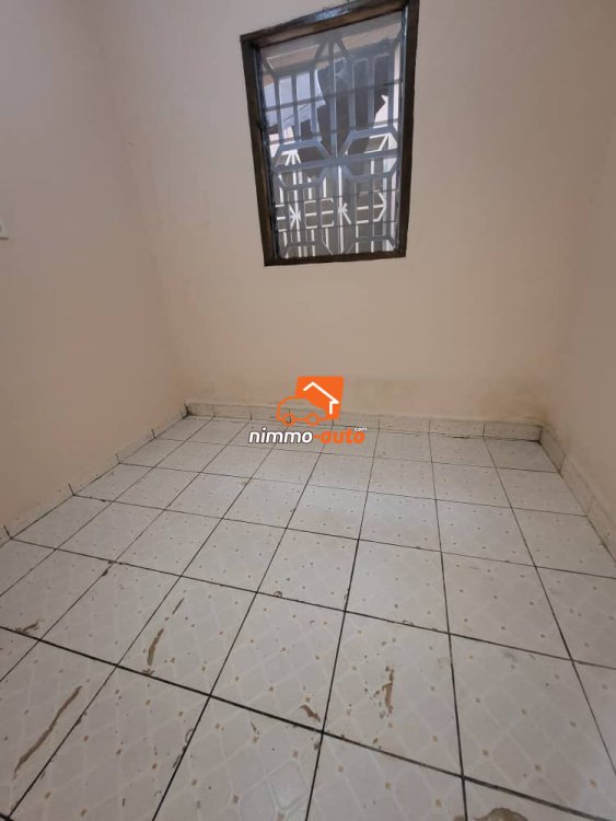 Incroyable appartement à louer à Nsimeyong terre rouge