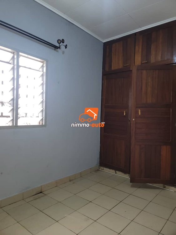 Spacieux appartement moderne à louer à Nsimeyong