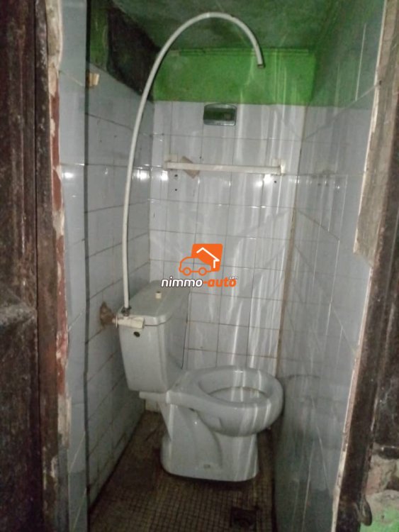 Chambre moderne sans cuisine à louer à Ndogbong