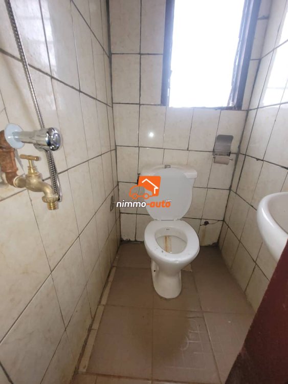 Appartement moderne à louer à Efoulan